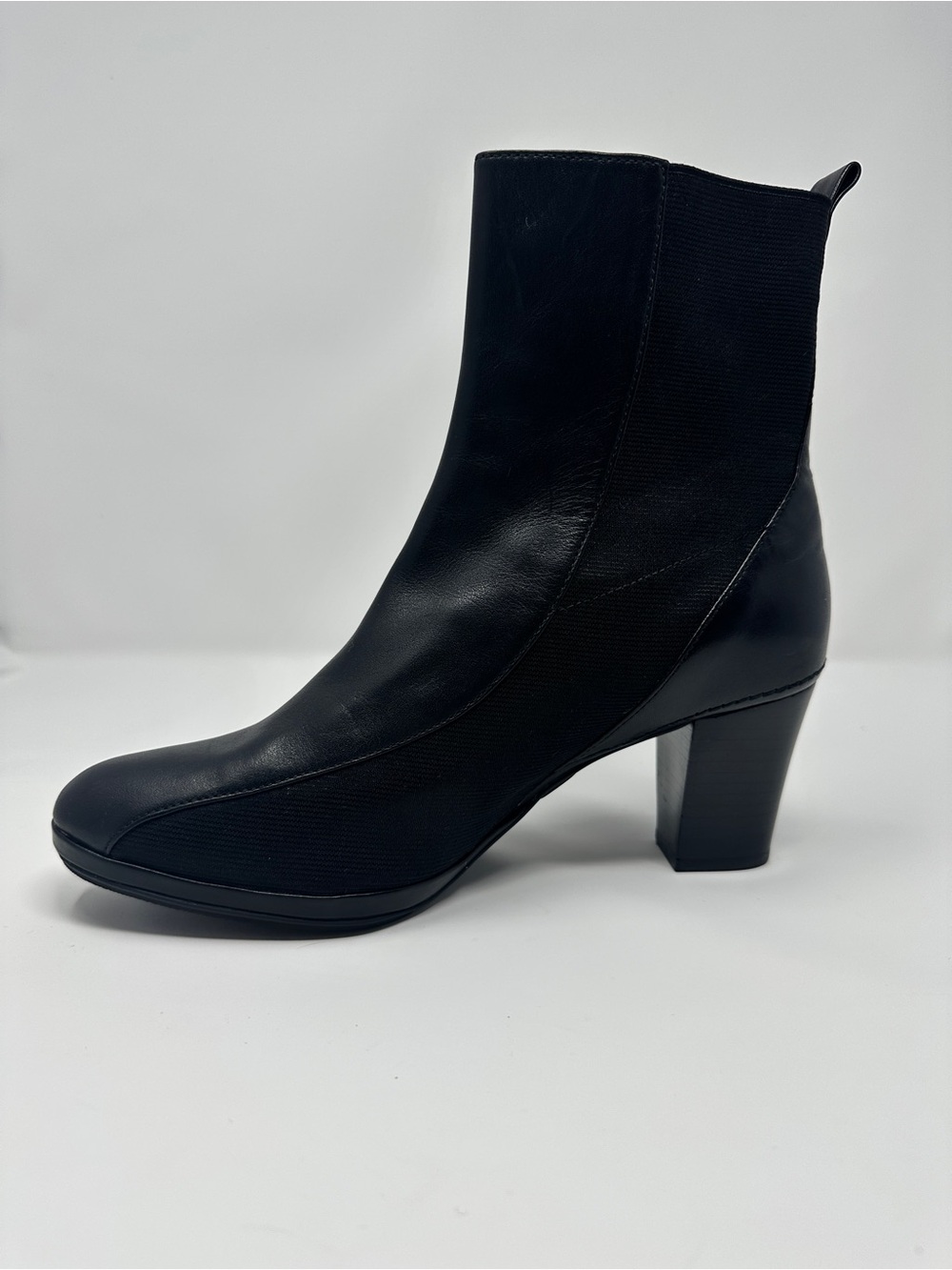 Rockport Black Leather Slip-On Chelsea Ankle Boots Block Heel 8.5 NWOT